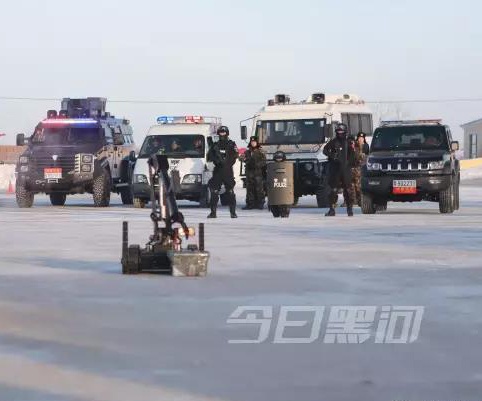 黑河反恐防爆實(shí)戰(zhàn)！看凌天排爆機(jī)器人如何在零下25°迅速出擊。